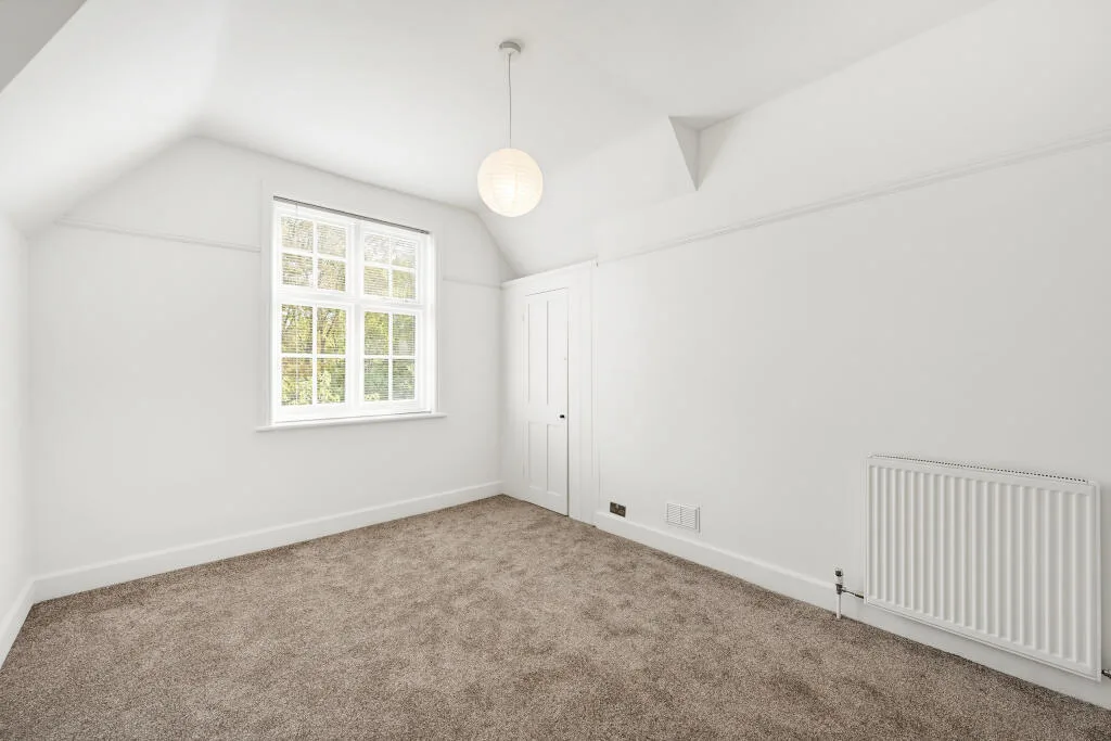 4 bedroom end of terrace house for rent