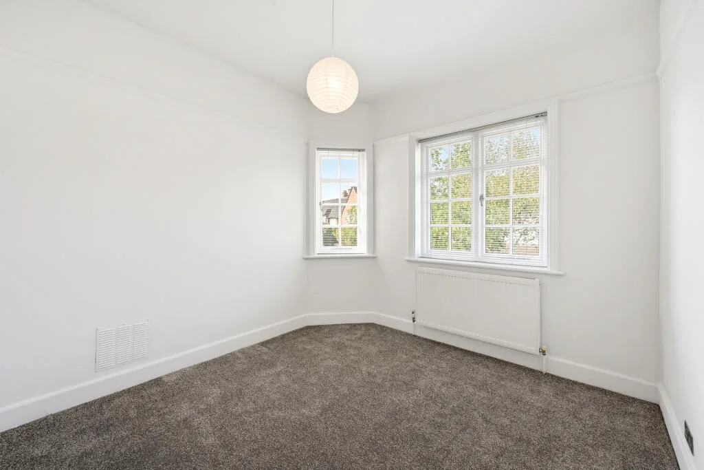 4 bedroom end of terrace house for rent