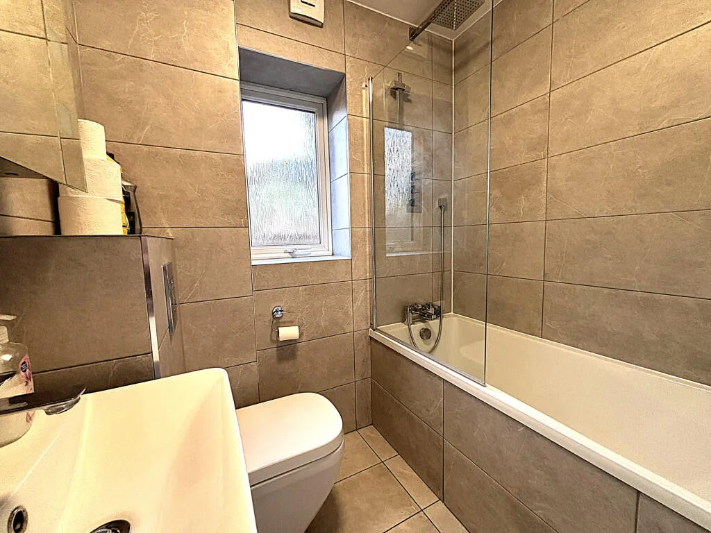 2 bedroom maisonette for rent