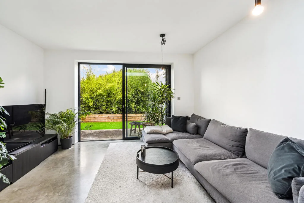 2 bedroom ground floor flat for rent
