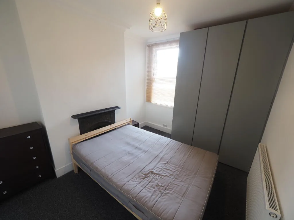 5 bedroom house for rent