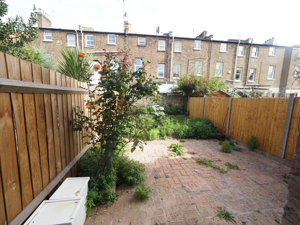 5 bedroom house for rent