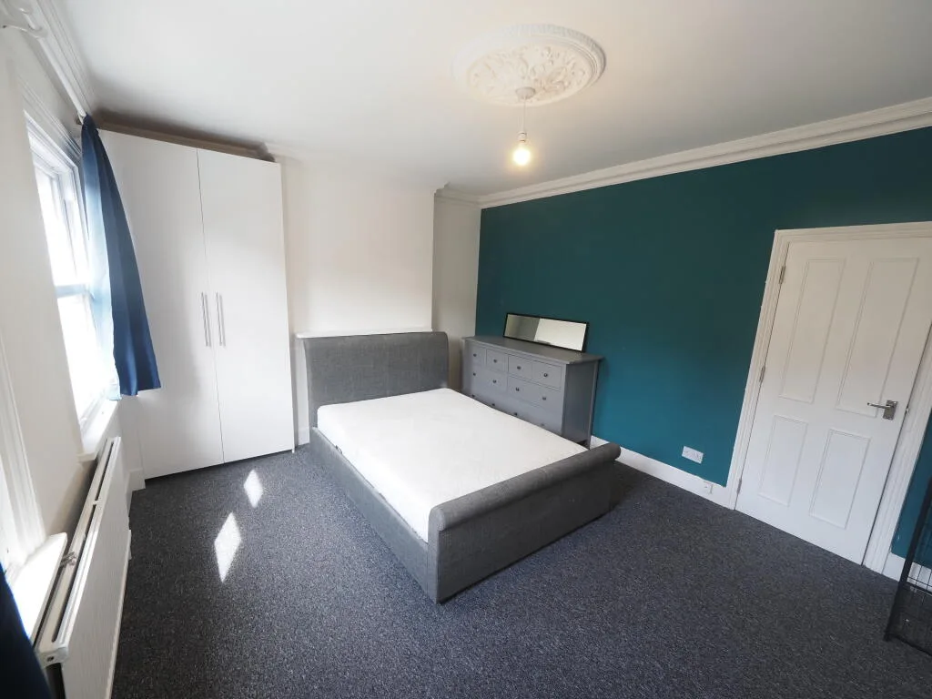 5 bedroom house for rent