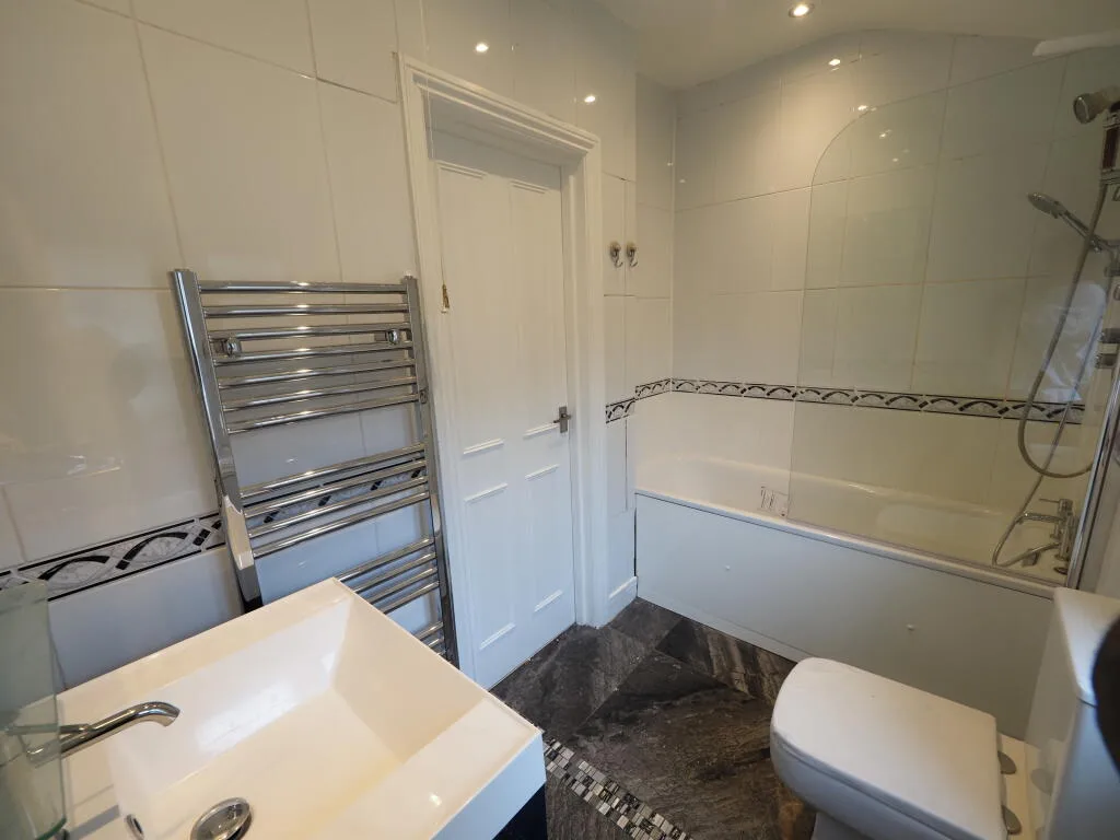 5 bedroom house for rent