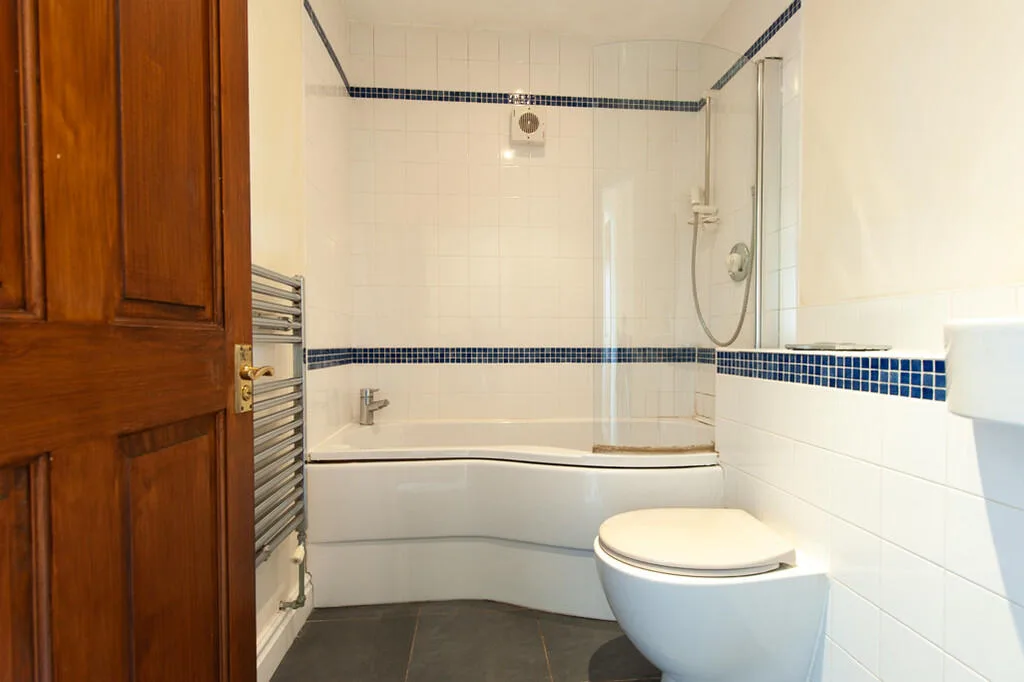 3 bedroom semi-detached house for rent
