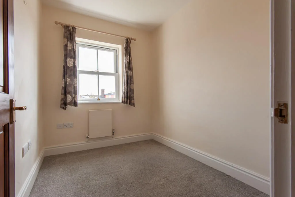 3 bedroom semi-detached house for rent