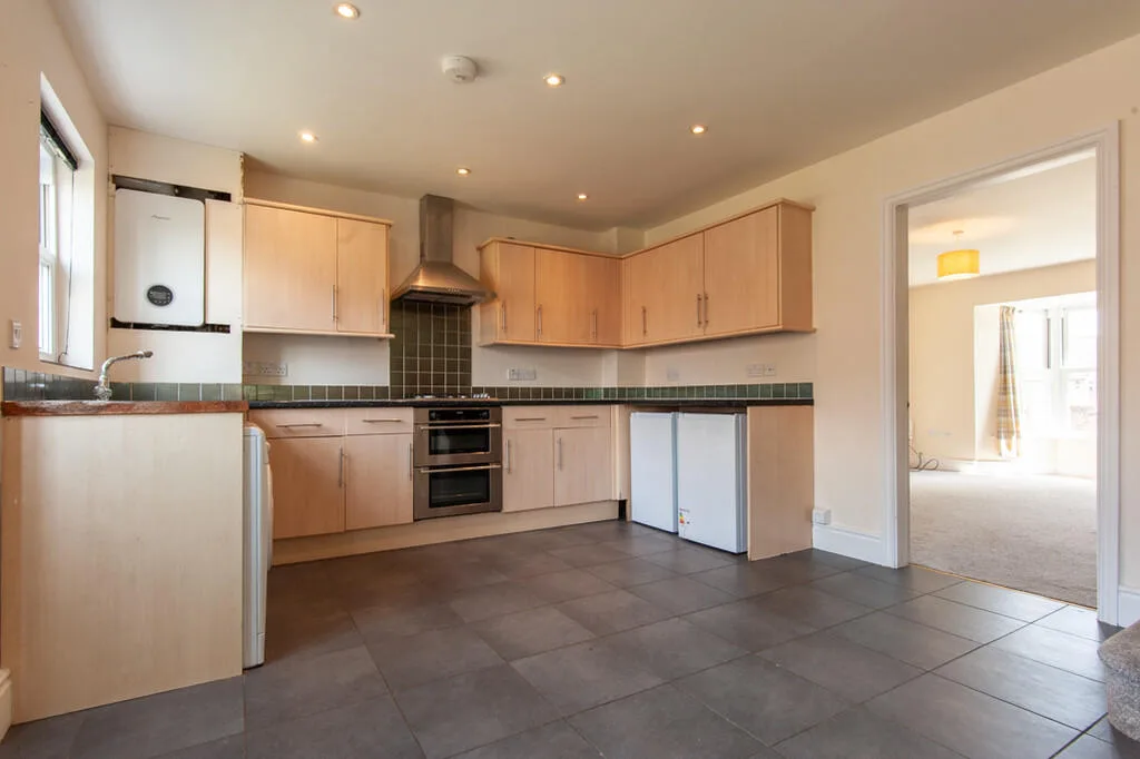 3 bedroom semi-detached house for rent