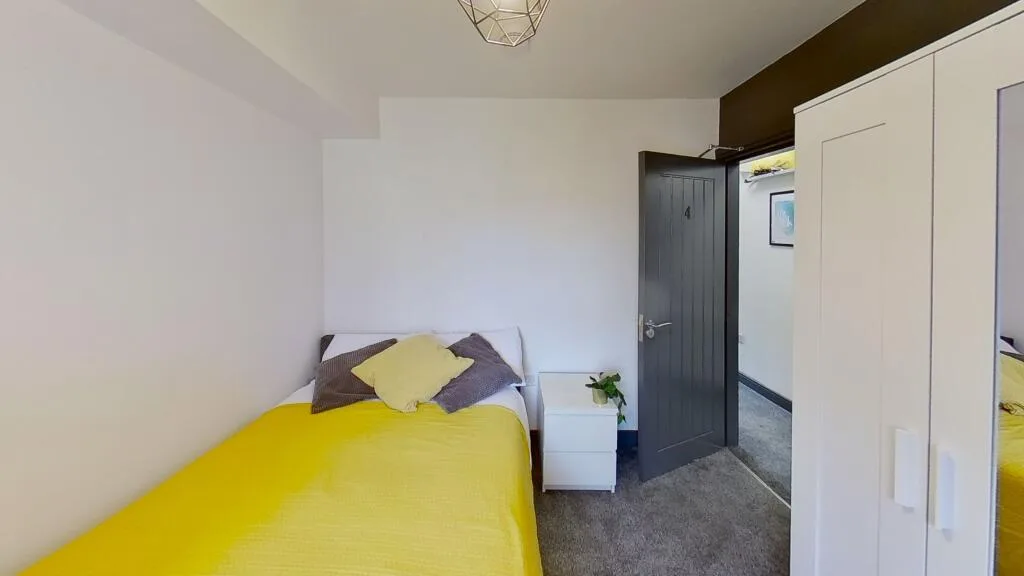 5 bedroom terraced house for rent