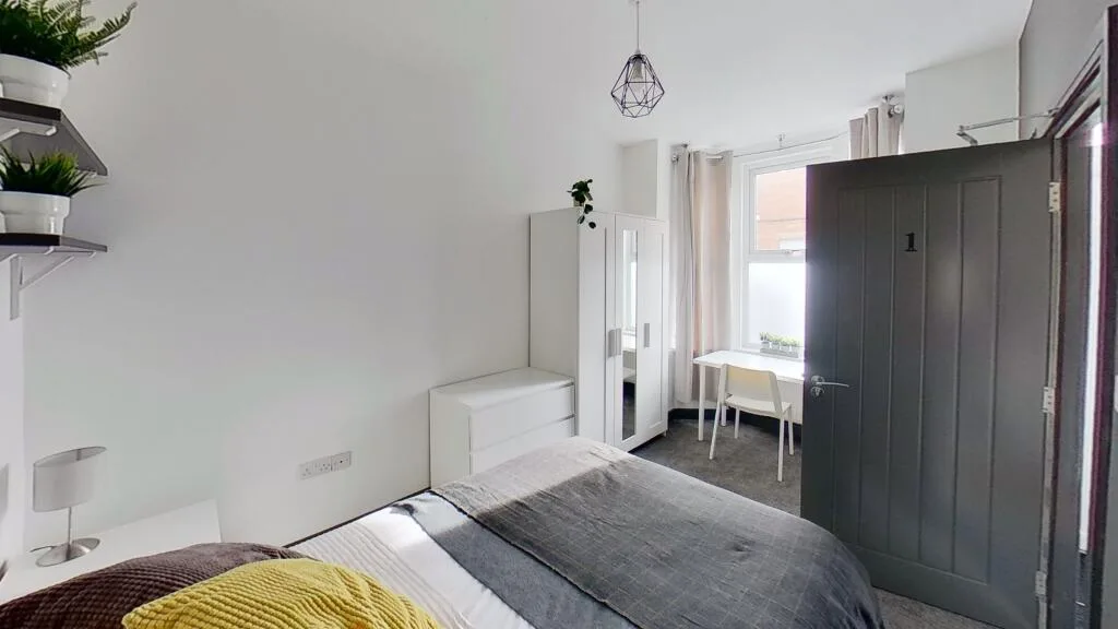 5 bedroom terraced house for rent
