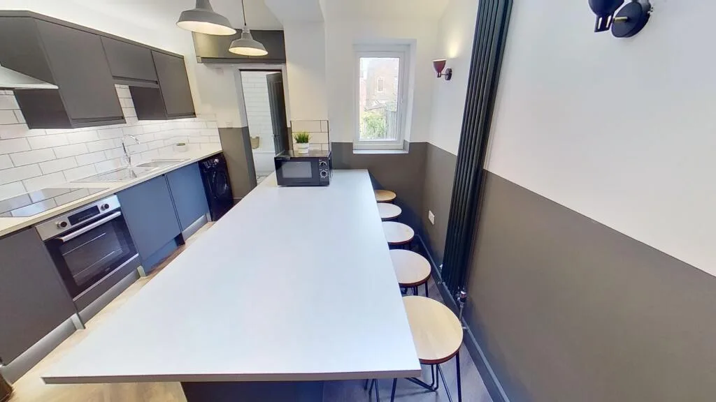 5 bedroom terraced house for rent