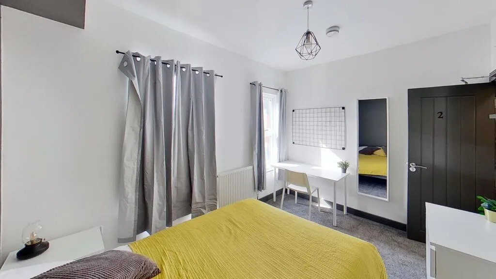 5 bedroom terraced house for rent