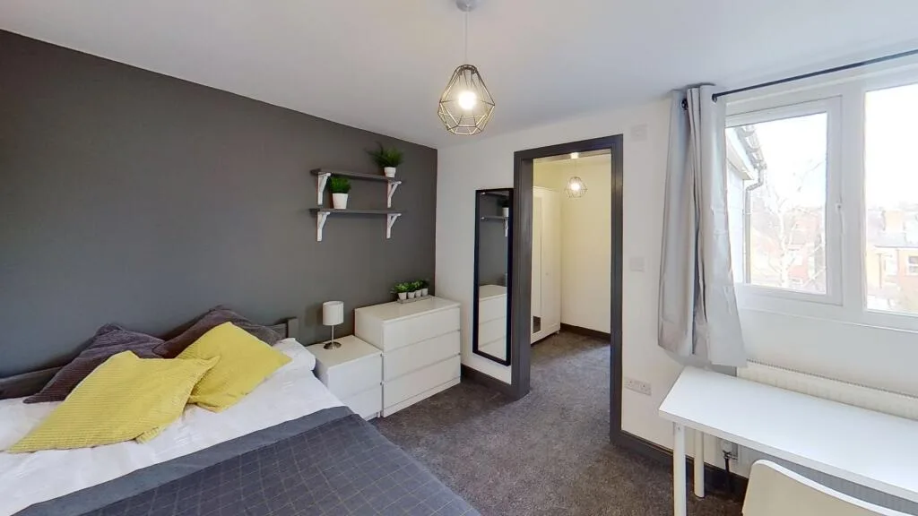 5 bedroom terraced house for rent