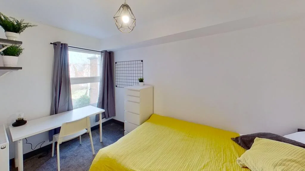 5 bedroom terraced house for rent
