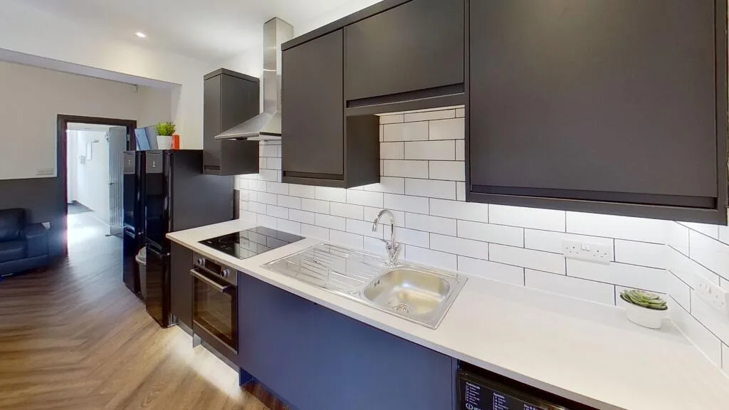 5 bedroom terraced house for rent