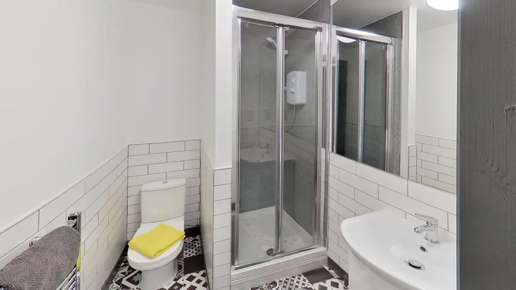 5 bedroom terraced house for rent