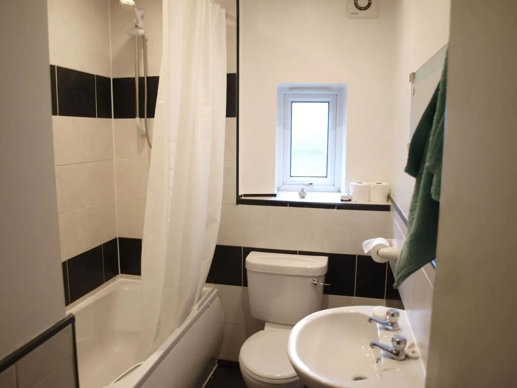 7 bedroom terraced house for rent