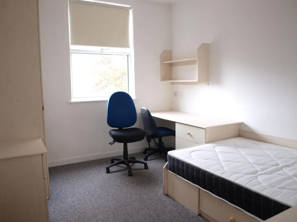 7 bedroom terraced house for rent
