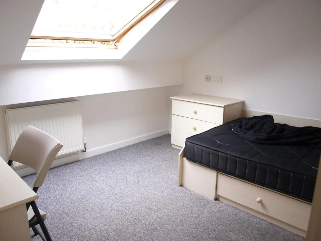 7 bedroom terraced house for rent