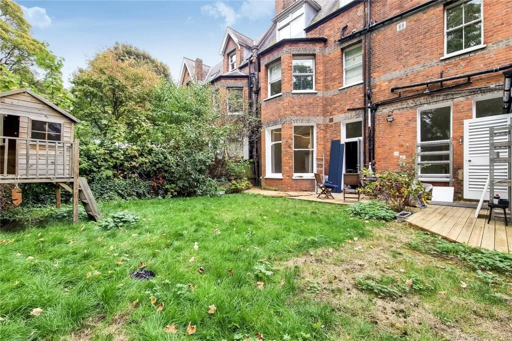 3 bedroom flat for rent