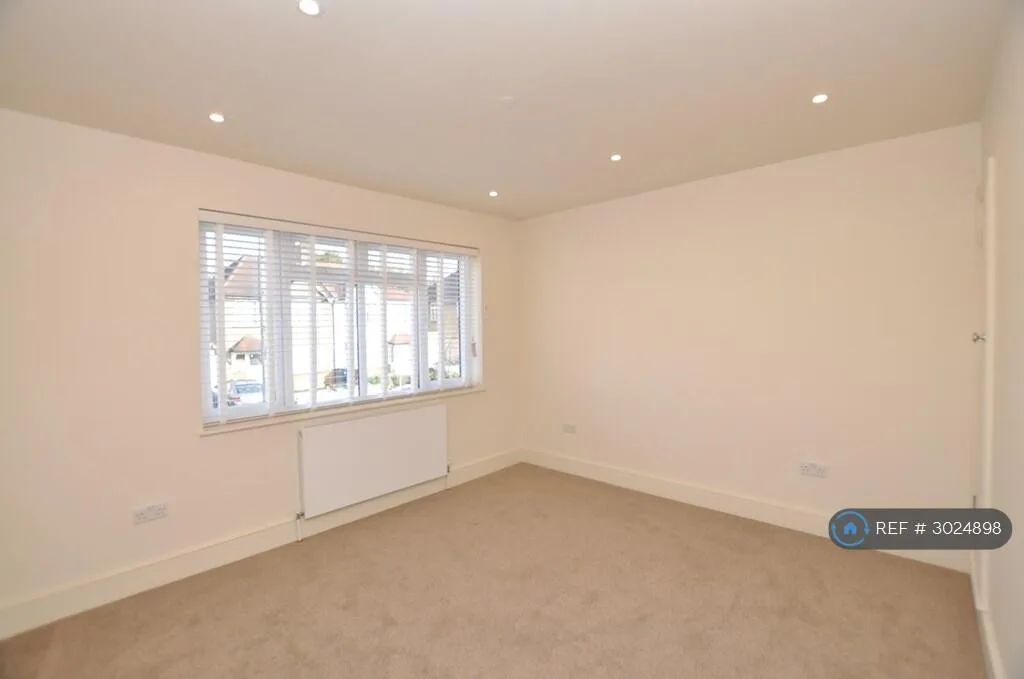 4 bedroom semi-detached house for rent