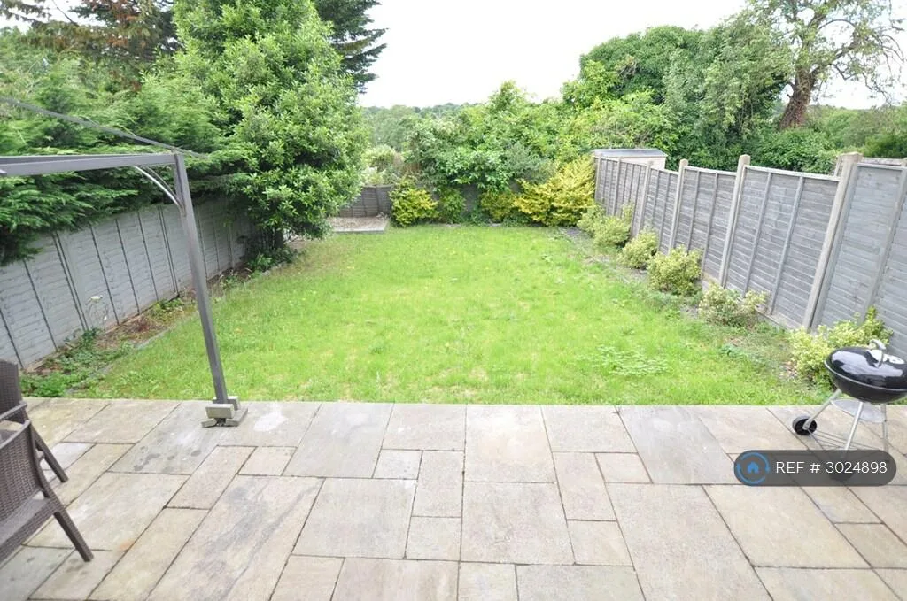 4 bedroom semi-detached house for rent