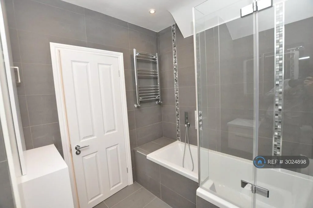 4 bedroom semi-detached house for rent