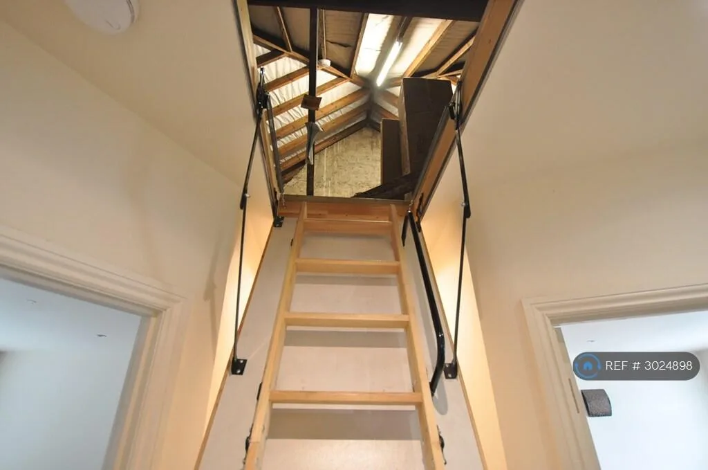 4 bedroom semi-detached house for rent