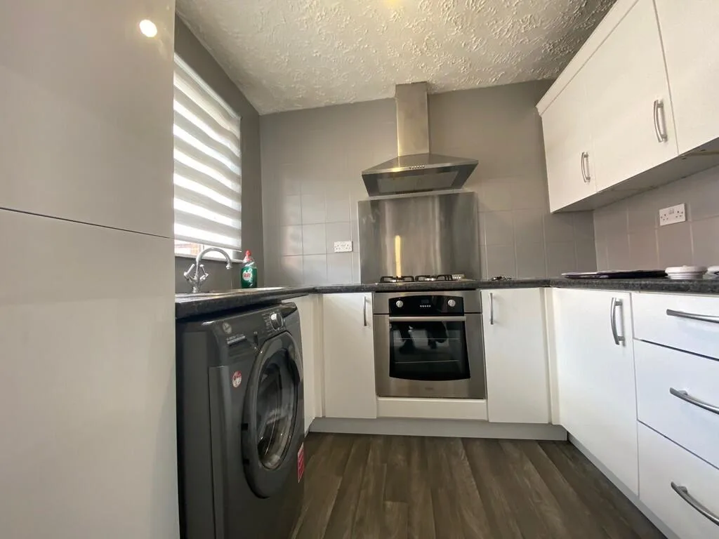 2 bedroom semi-detached house for rent