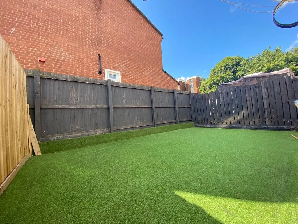 2 bedroom semi-detached house for rent