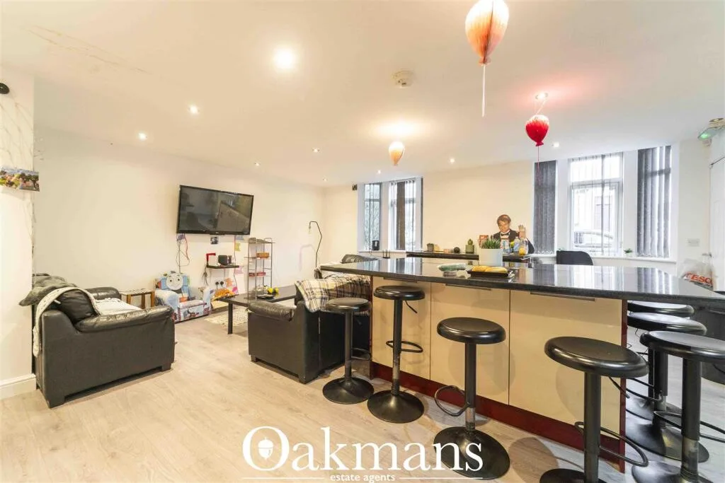 9 bedroom house for rent