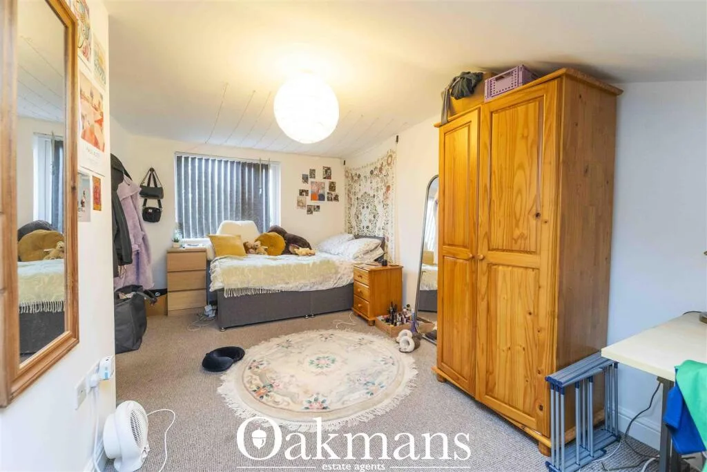 9 bedroom house for rent