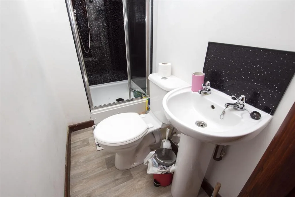5 bedroom house for rent