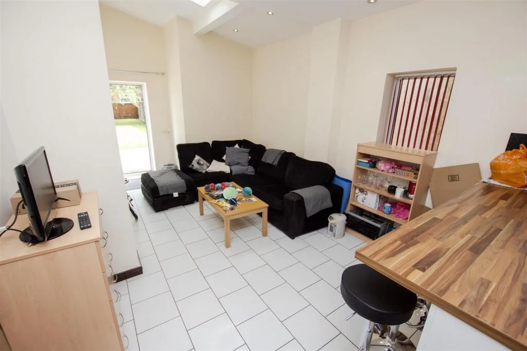 5 bedroom house for rent