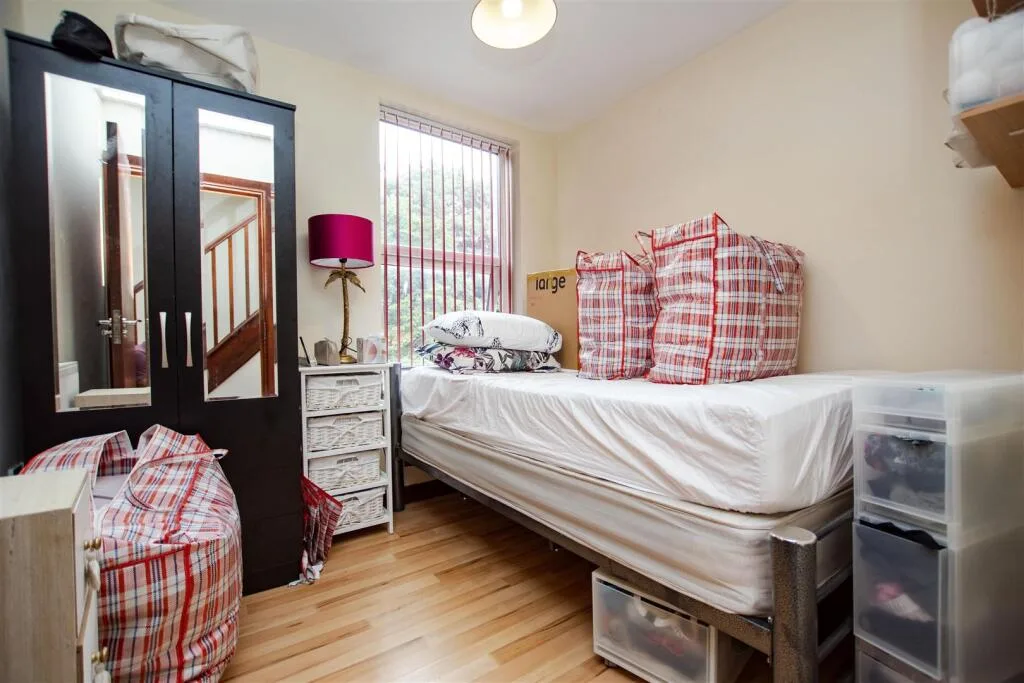5 bedroom house for rent