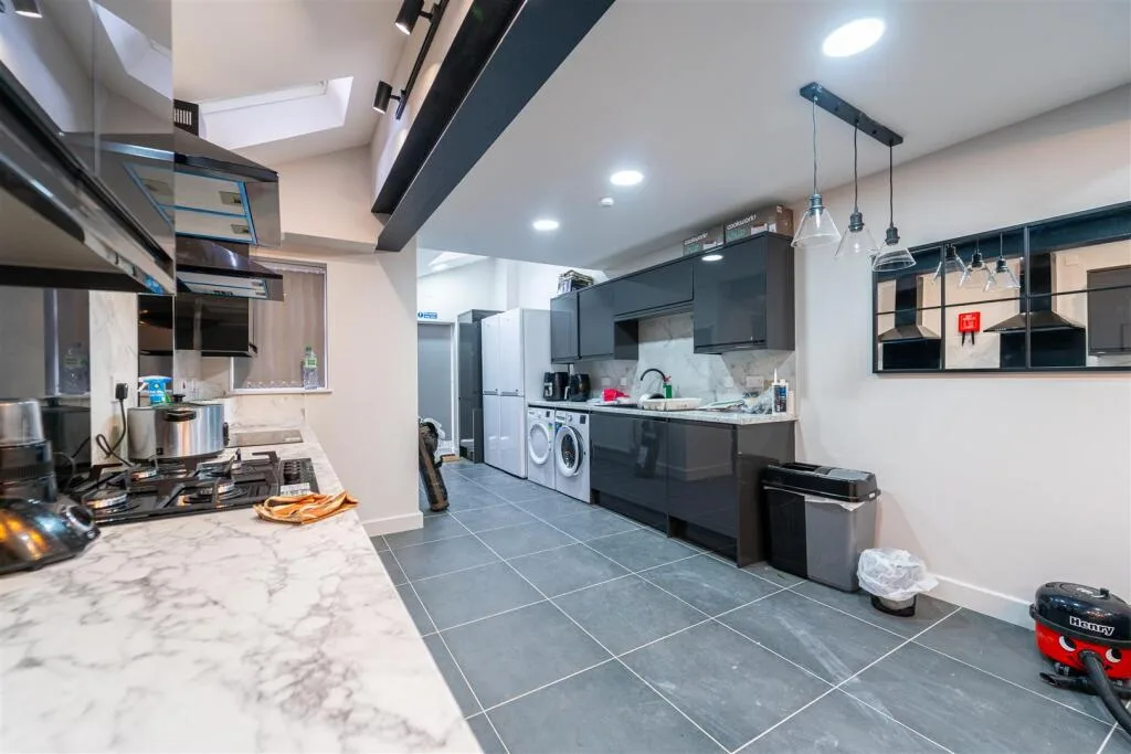 5 bedroom house for rent