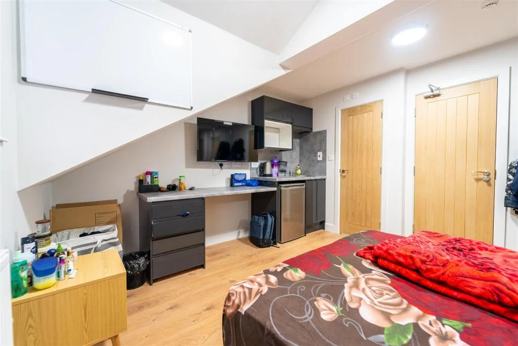 5 bedroom house for rent