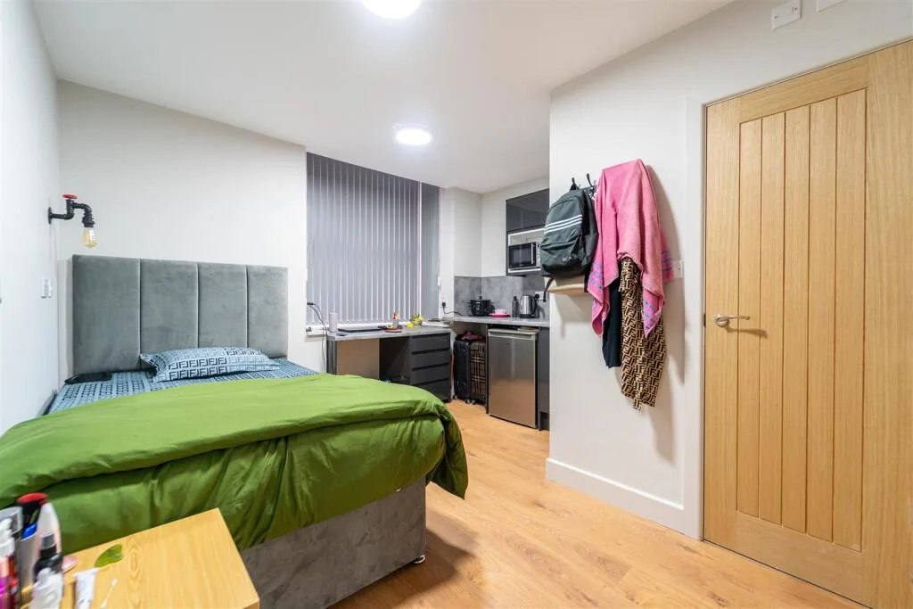 5 bedroom house for rent