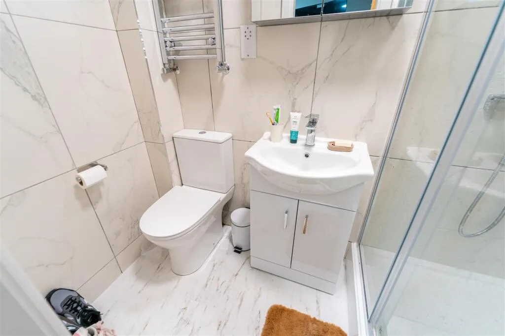 5 bedroom house for rent