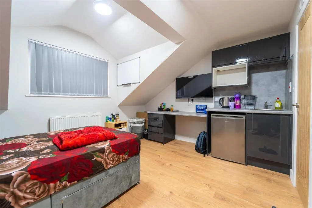 5 bedroom house for rent