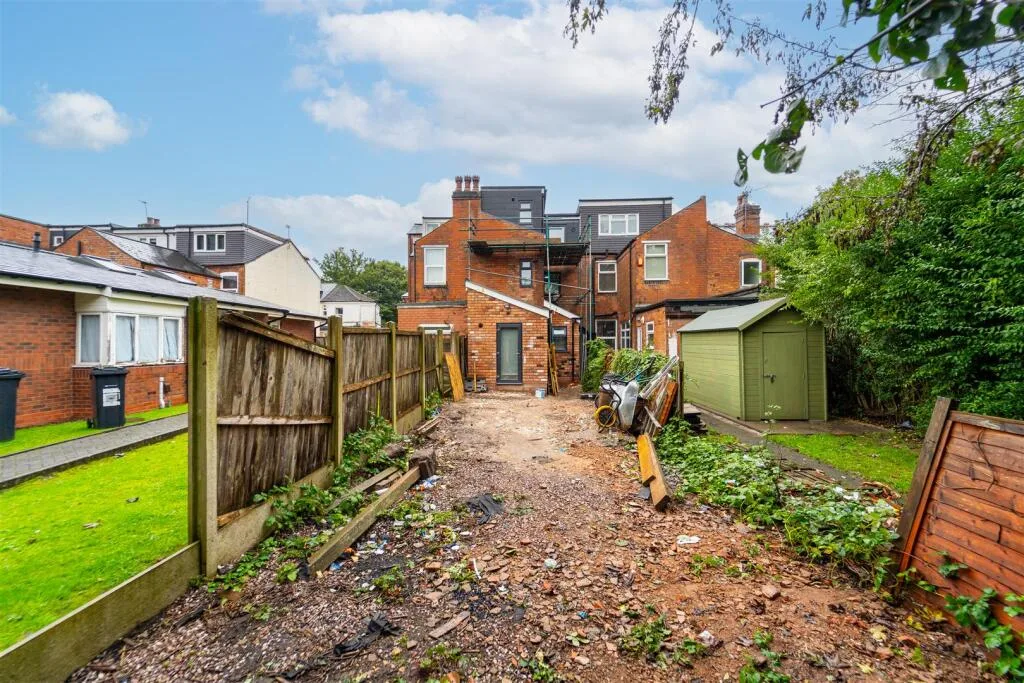5 bedroom house for rent