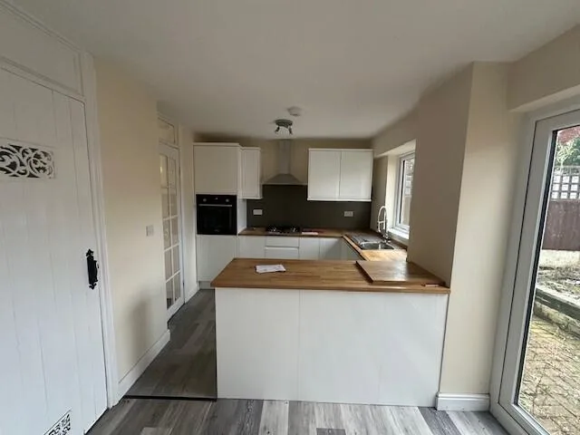 3 bedroom end of terrace house for rent