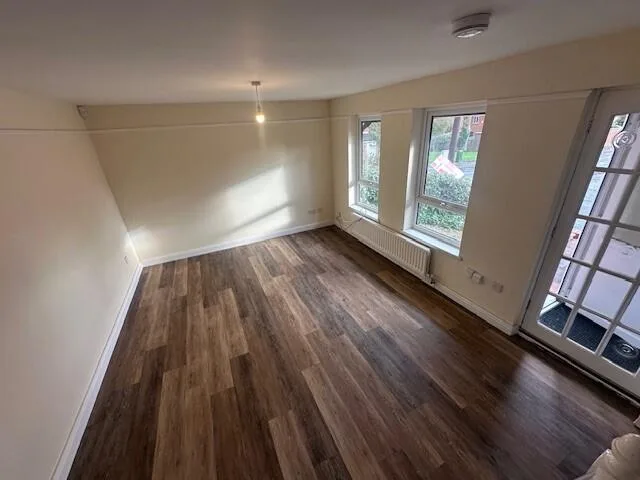 3 bedroom end of terrace house for rent