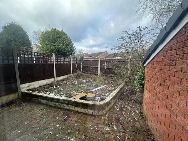 3 bedroom end of terrace house for rent