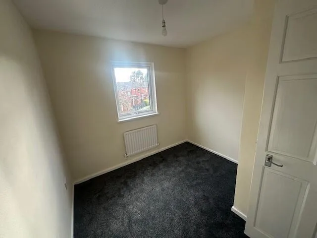 3 bedroom end of terrace house for rent