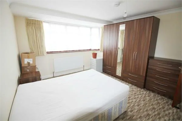 2 bedroom end of terrace house for rent