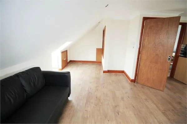 2 bedroom end of terrace house for rent