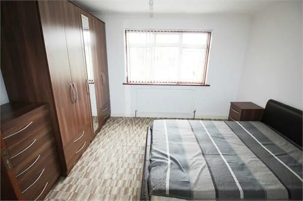 2 bedroom end of terrace house for rent