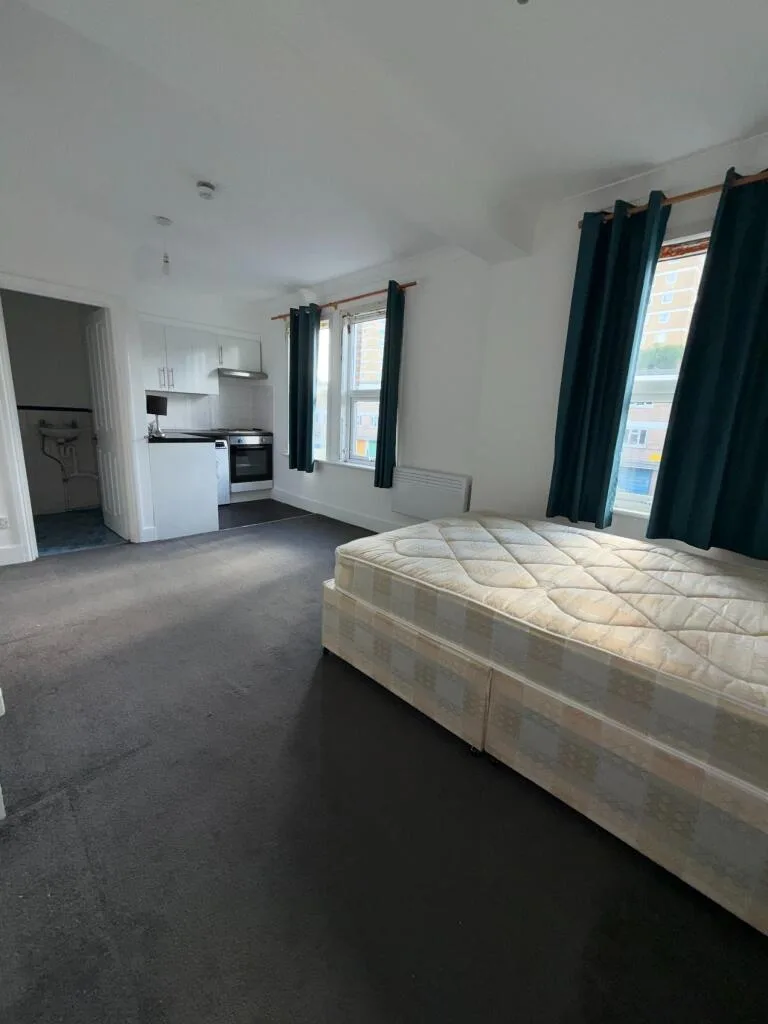 Studio flat for rent