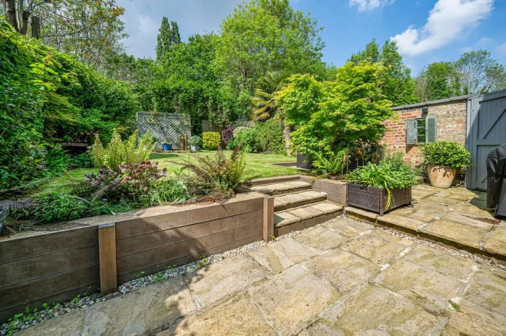 5 bedroom house for rent