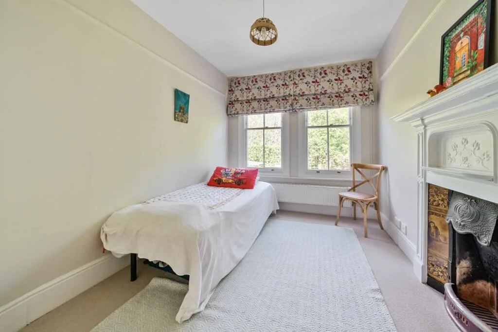 5 bedroom house for rent